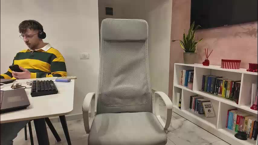 rrr1995 Adult Chat March 4, 2026