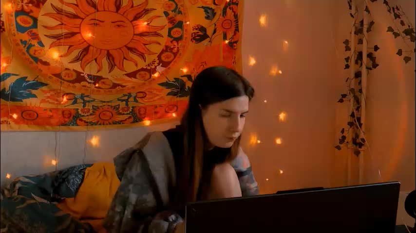 aliceinredsquare_ Adult Chat March 5, 2026