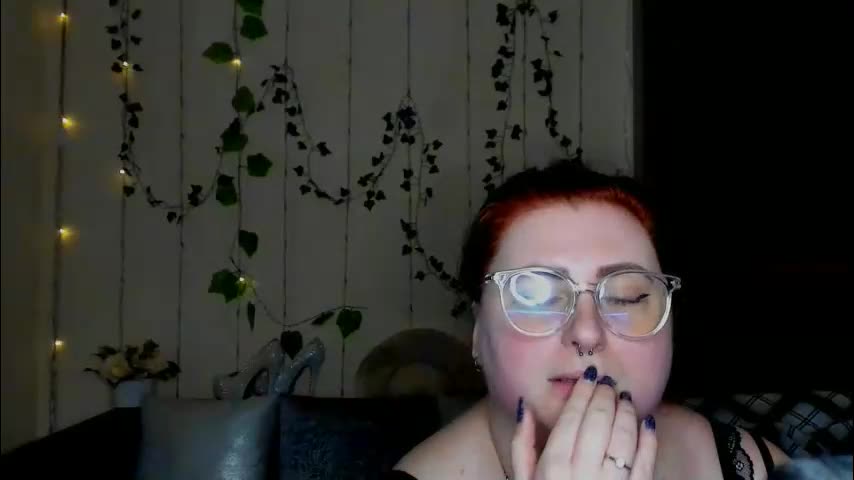 alicia_side_red Adult Chat March 5, 2026