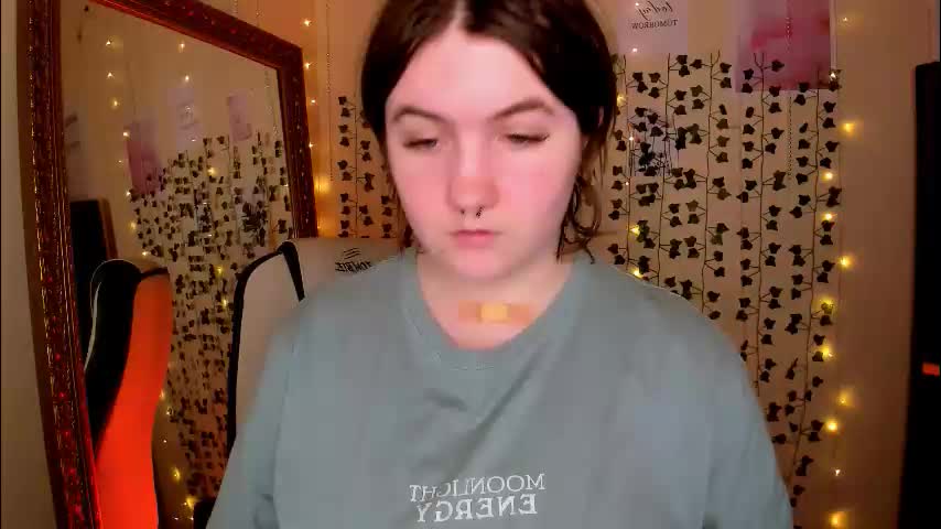 lovelyy_julia Adult Chat March 5, 2026