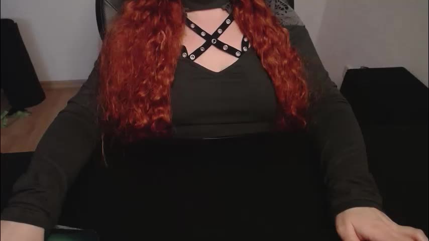 elly_petite Adult Chat March 5, 2026