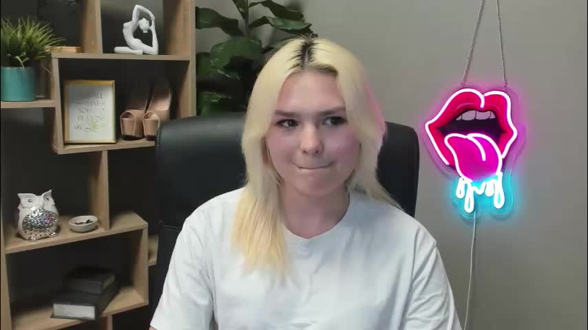 lilysweetxo Adult Chat March 5, 2026