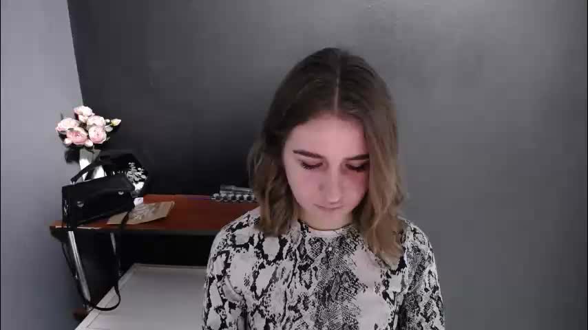 moon_sirennn Adult Chat March 5, 2026