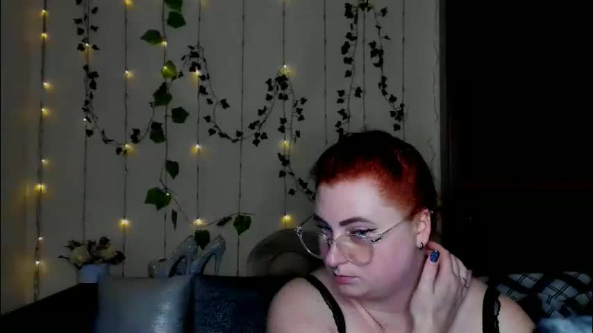 alicia_side_red Adult Chat March 5, 2026