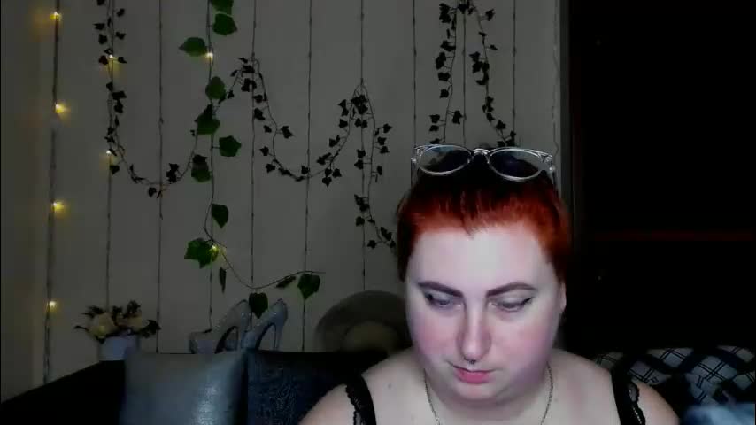 alicia_side_red Adult Chat March 5, 2026