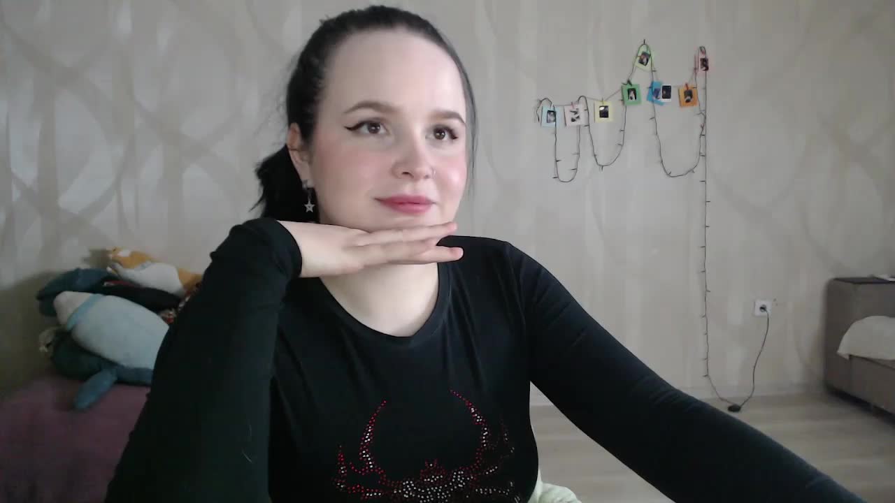 Lizzi-Peach Adult Chat March 7, 2026