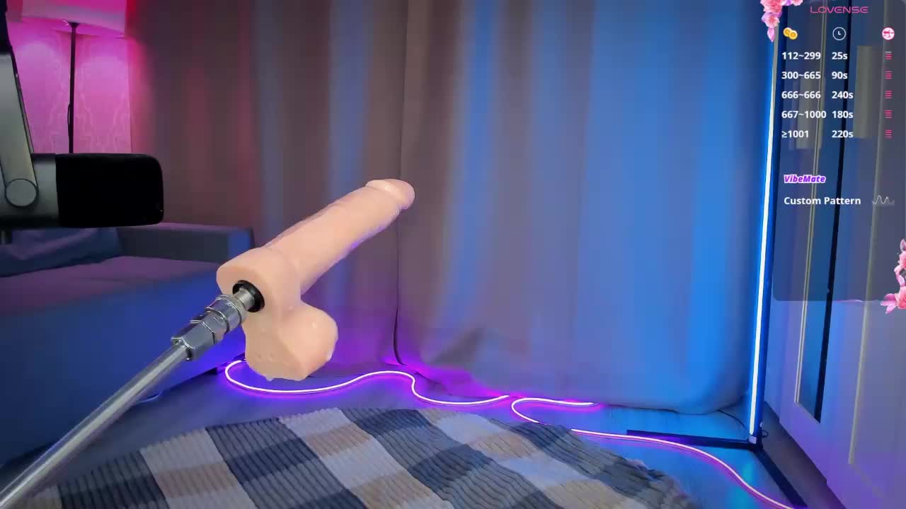 Juicy-Vikki Adult Chat March 7, 2026