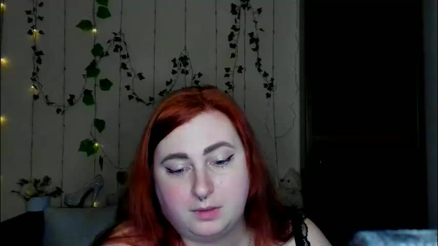 alicia_side_red Adult Chat March 8, 2026