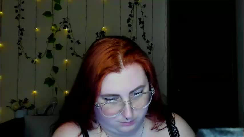 alicia_side_red Adult Chat March 8, 2026