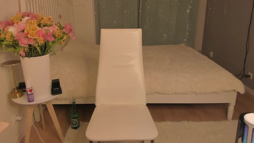 Olivia_livi Adult Chat March 8, 2026