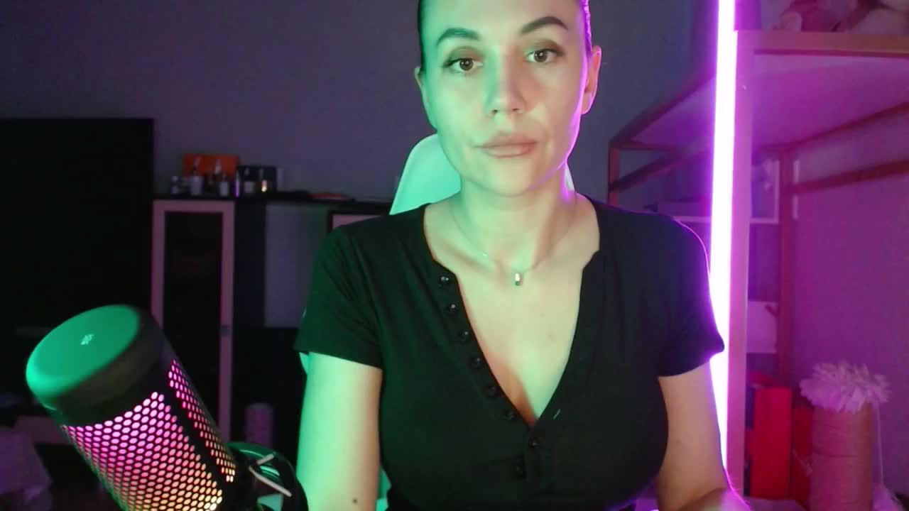 QWEENII Adult Chat March 9, 2026