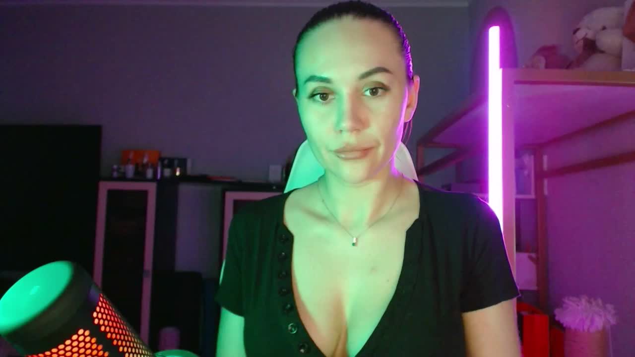 QWEENII Adult Chat March 9, 2026