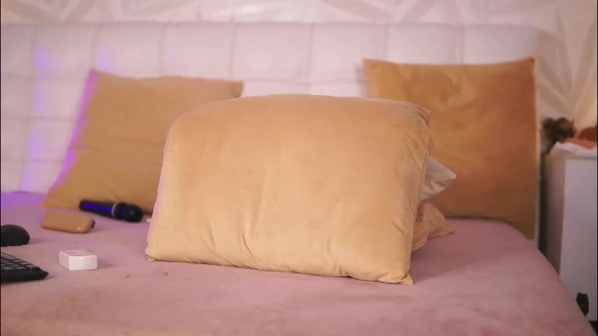 nyrobinova Adult Chat March 9, 2026