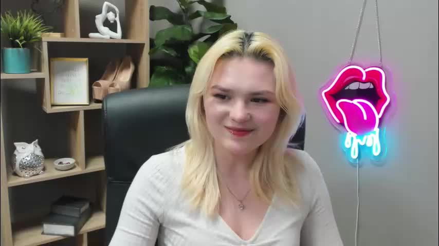 lilysweetxo Adult Chat March 10, 2026