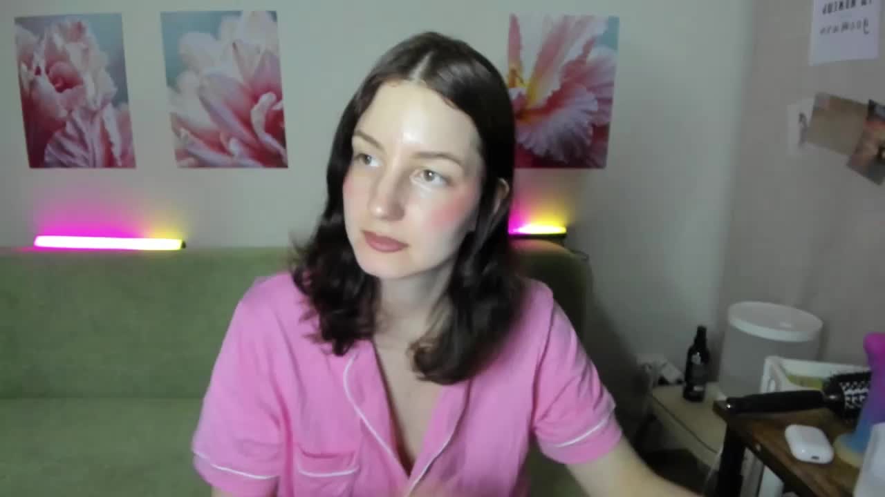 Victoria_W Adult Chat March 9, 2026