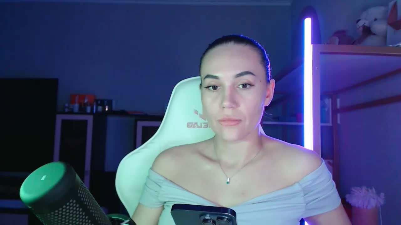 QWEENII Adult Chat March 10, 2026