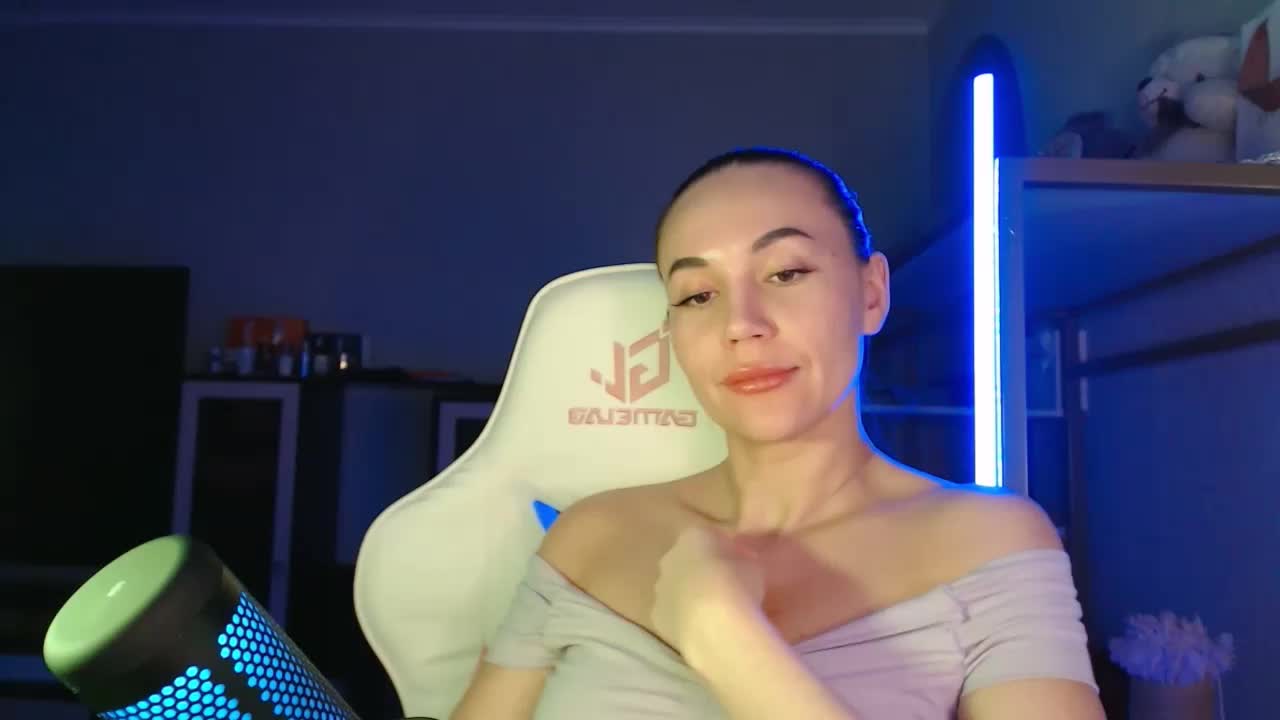 QWEENII Adult Chat March 10, 2026