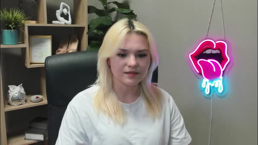 lilysweetxo Adult Chat March 11, 2026