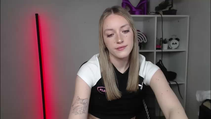evelynblond Adult Chat March 11, 2026