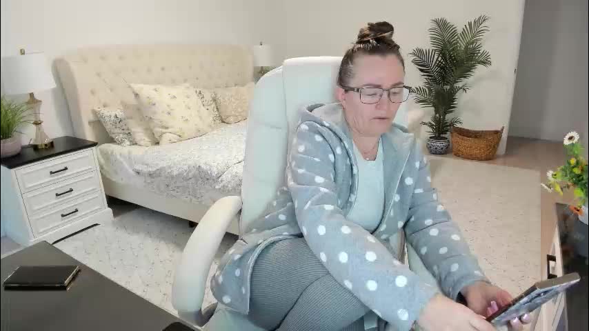 vika7333 Adult Chat March 11, 2026