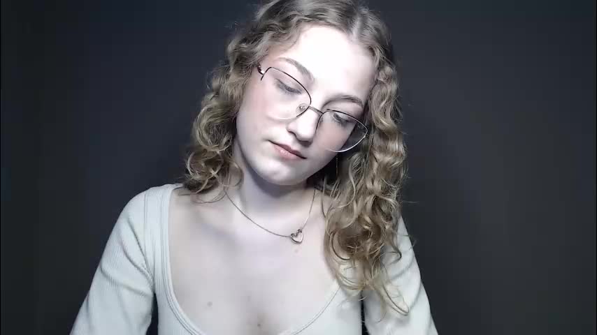 lily_tayberry Adult Chat March 11, 2026