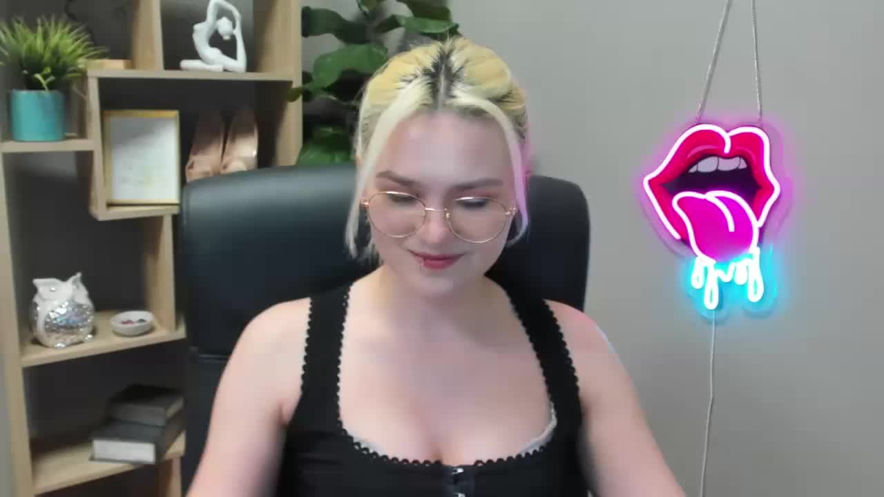SweetLilyxo Adult Chat March 12, 2026