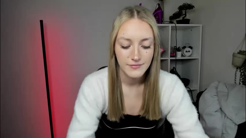 evelynblond Adult Chat March 12, 2026