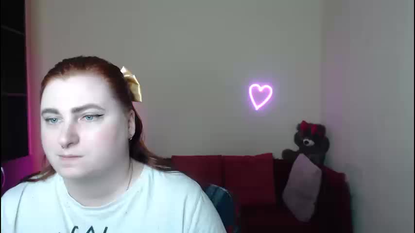 alicia_side_red Adult Chat March 12, 2026