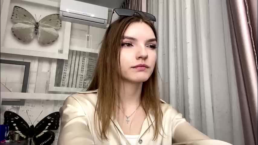 tarahmelaun Adult Chat March 12, 2026