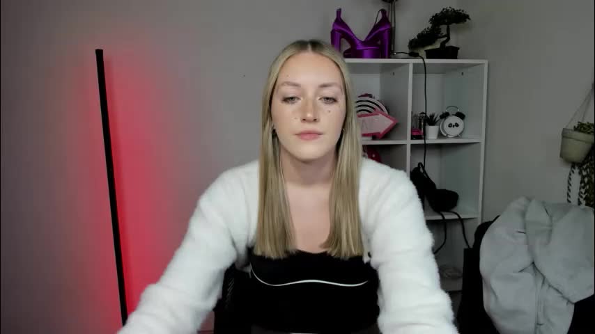 evelynblond Adult Chat March 13, 2026