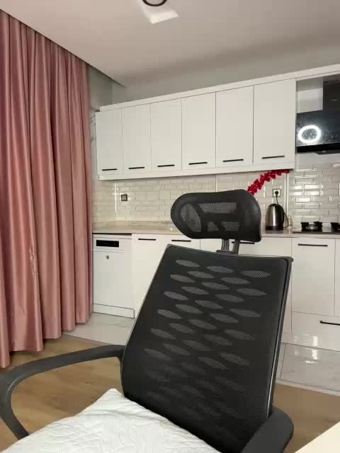 Lunaaaura Adult Chat March 14, 2026