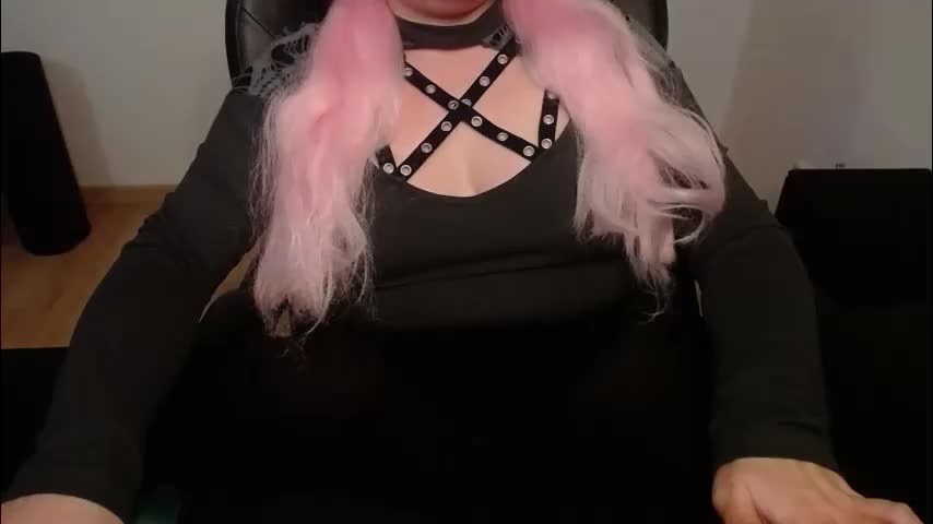 elly_petite Adult Chat March 16, 2026