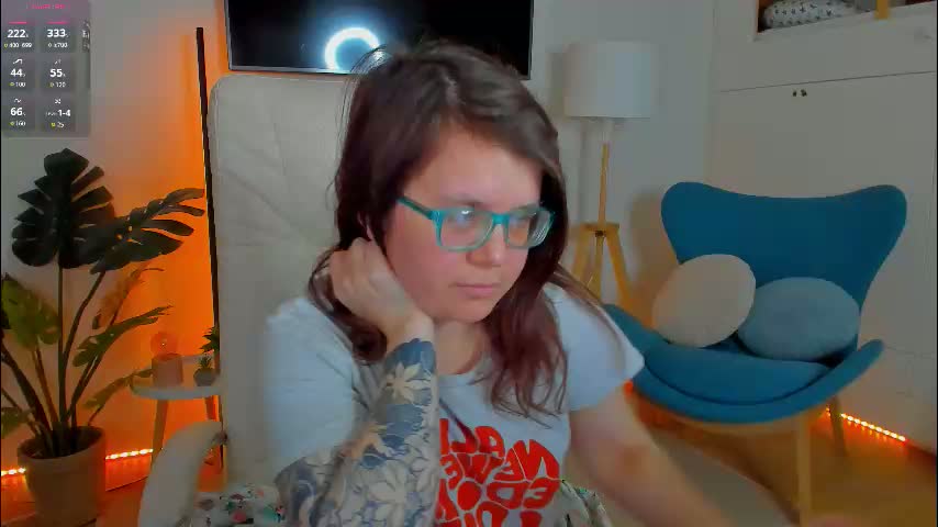 ariell_mini Adult Chat March 16, 2026