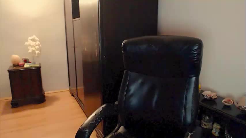 woman4love Adult Chat March 16, 2026