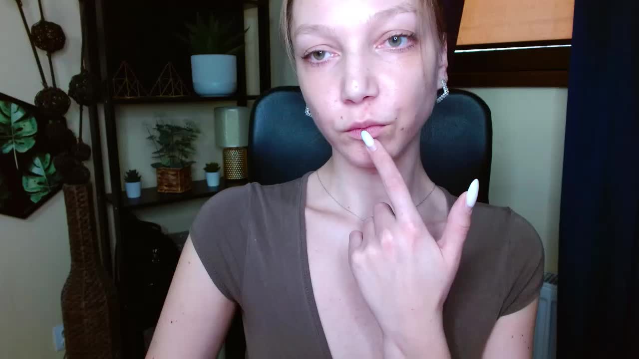 EmillyExtasy Adult Chat March 16, 2026