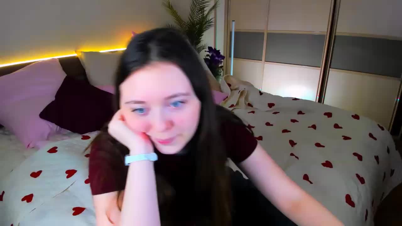 AlluringLookk Adult Chat March 17, 2026