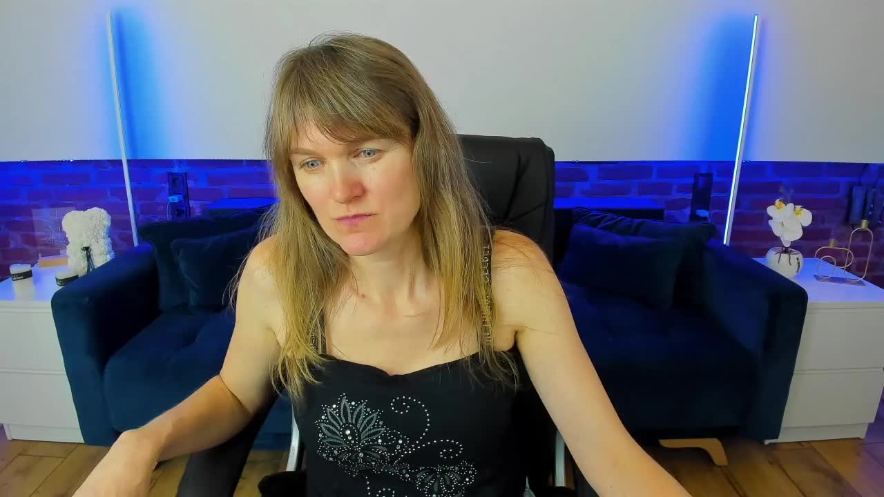 Annabel-xxx Adult Chat March 17, 2026