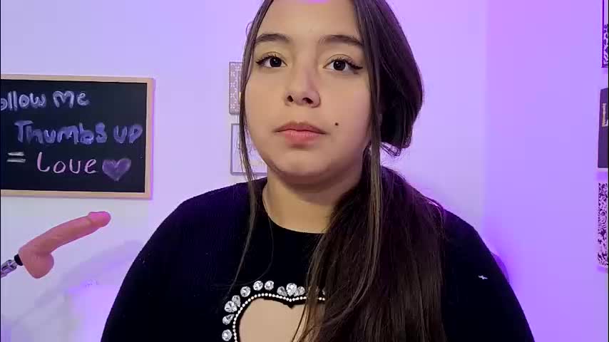 valeria_cherry Adult Chat March 17, 2026