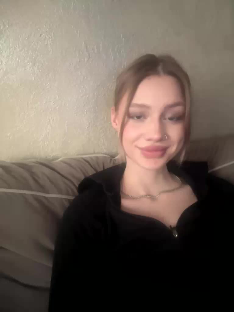 RealLinaaa Adult Chat March 17, 2026