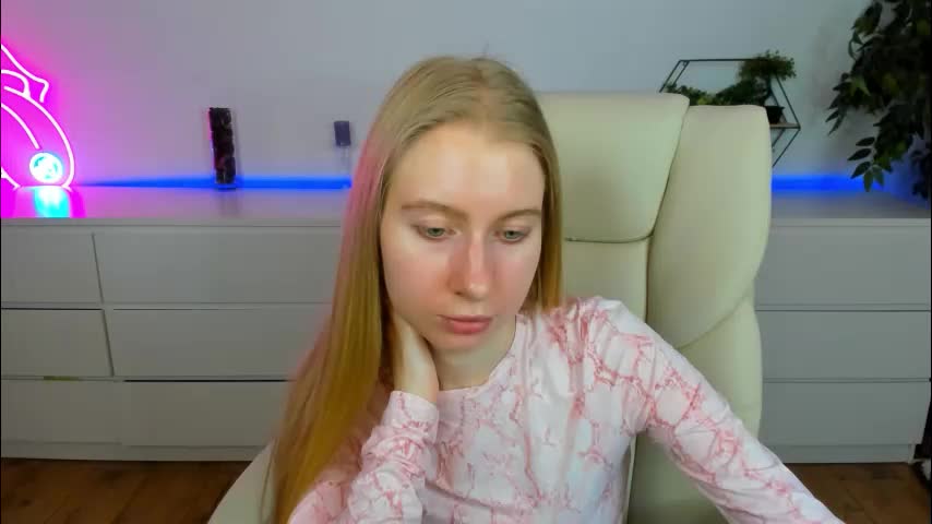 alina__blonde Adult Chat March 17, 2026