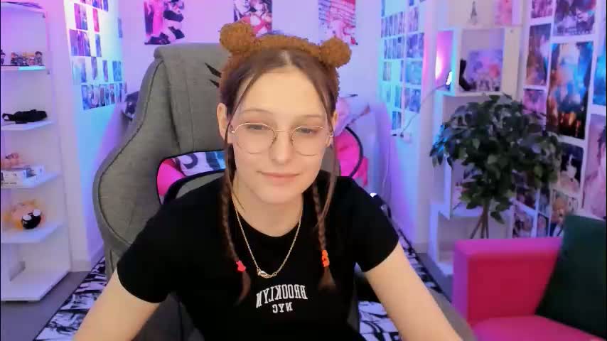 jenniferkiim Adult Chat March 18, 2026