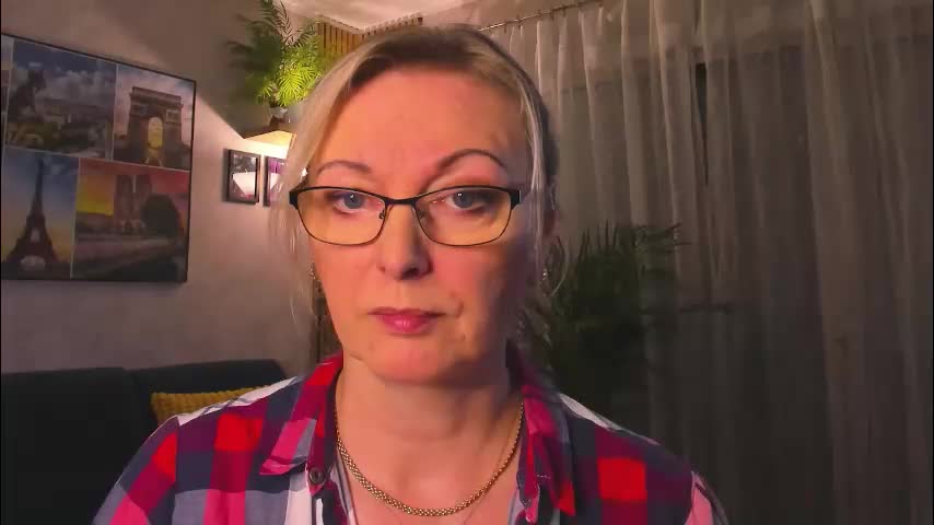 xvanessalove Adult Chat March 18, 2026