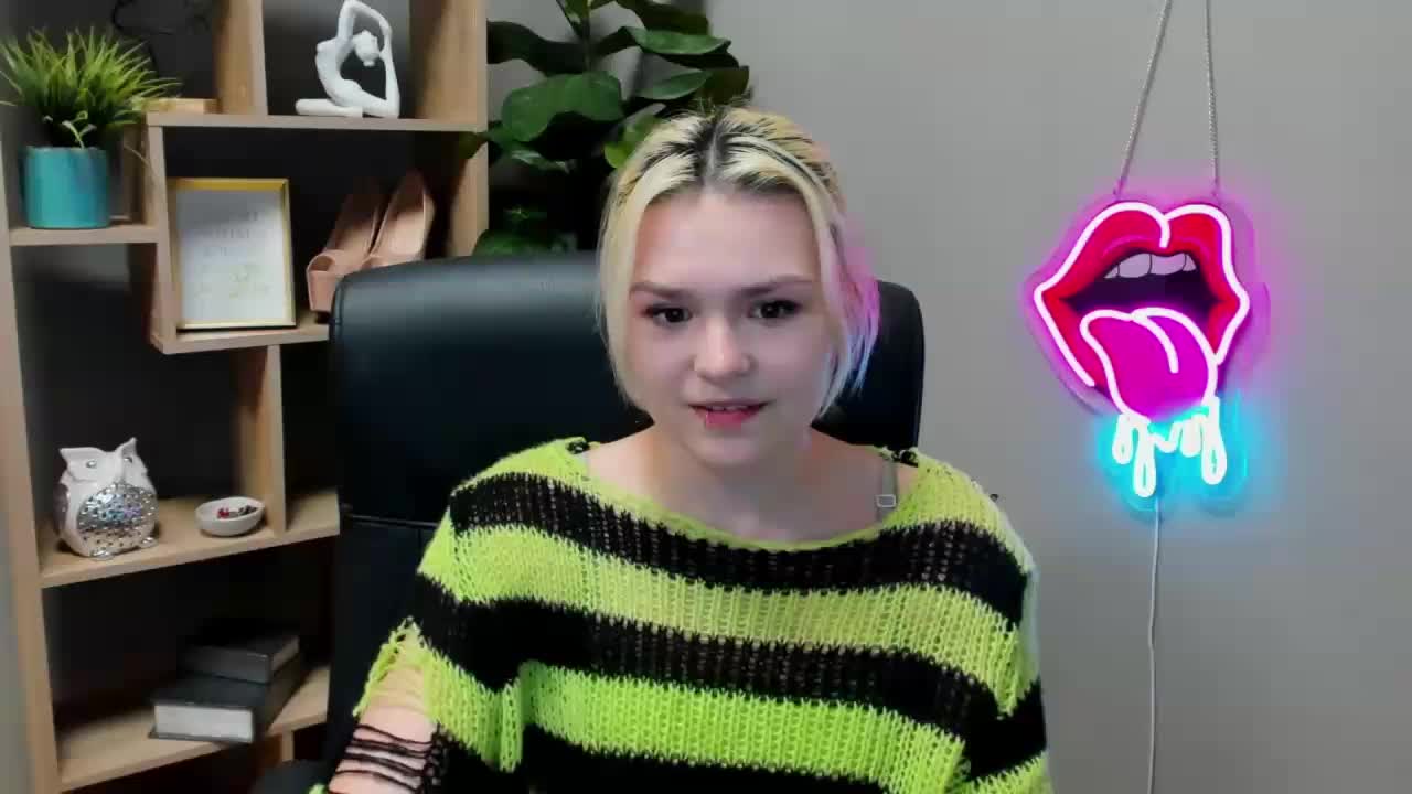 SweetLilyxo Adult Chat March 18, 2026
