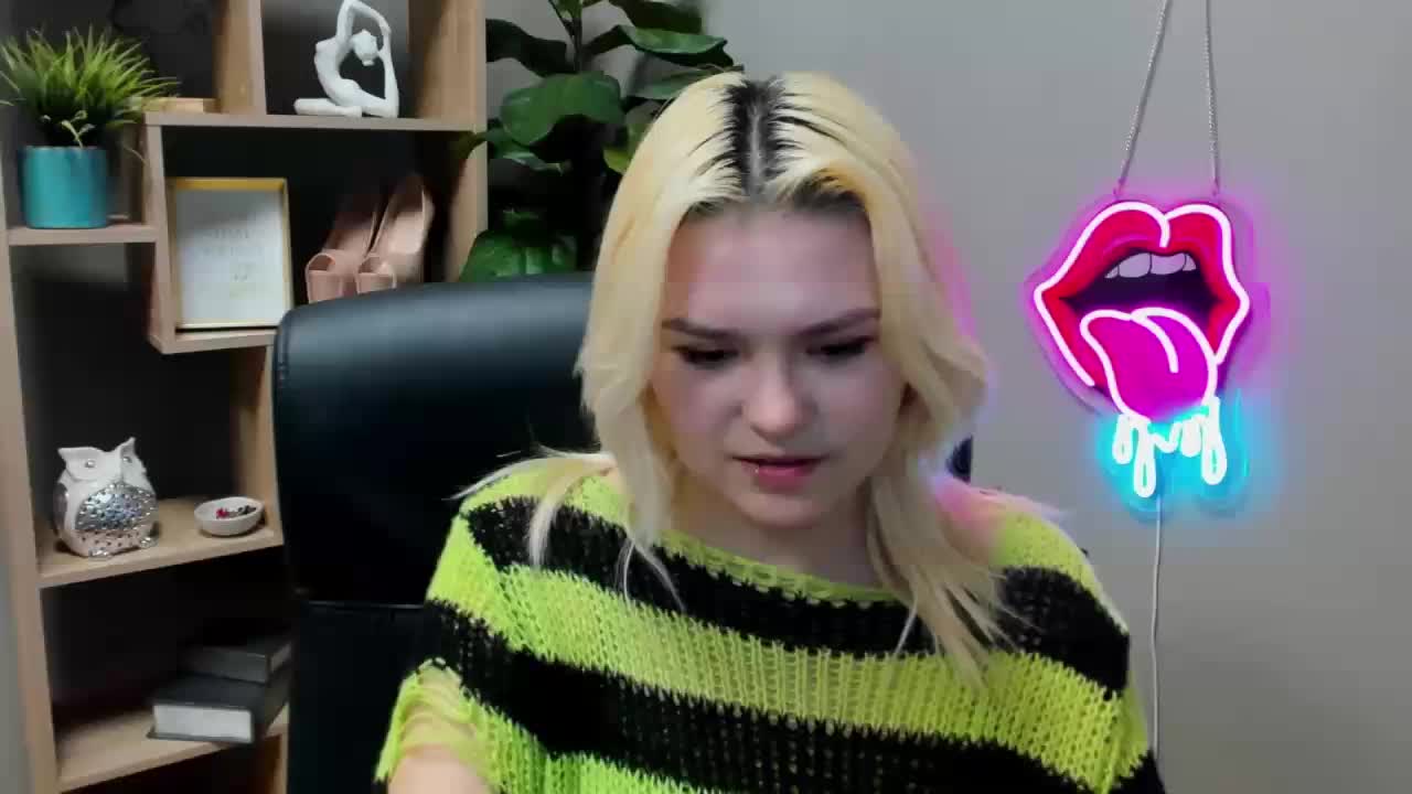 SweetLilyxo Adult Chat March 18, 2026