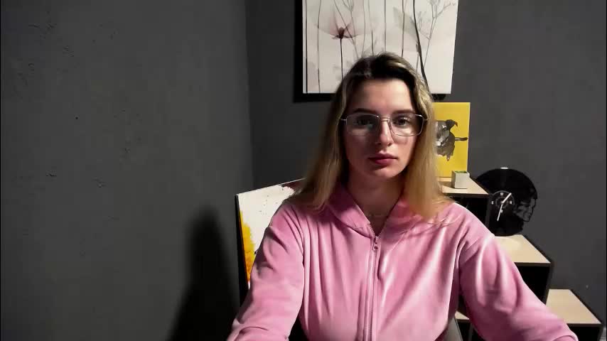 olivia_vi Adult Chat March 18, 2026