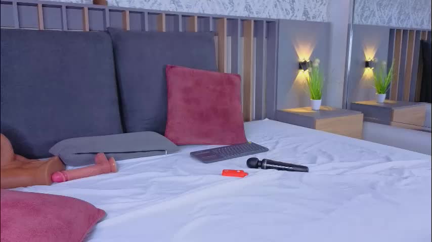mia_oceann Adult Chat March 18, 2026