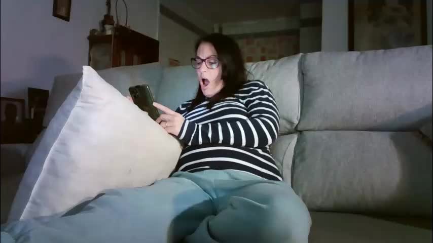 lolahueso Adult Chat March 18, 2026