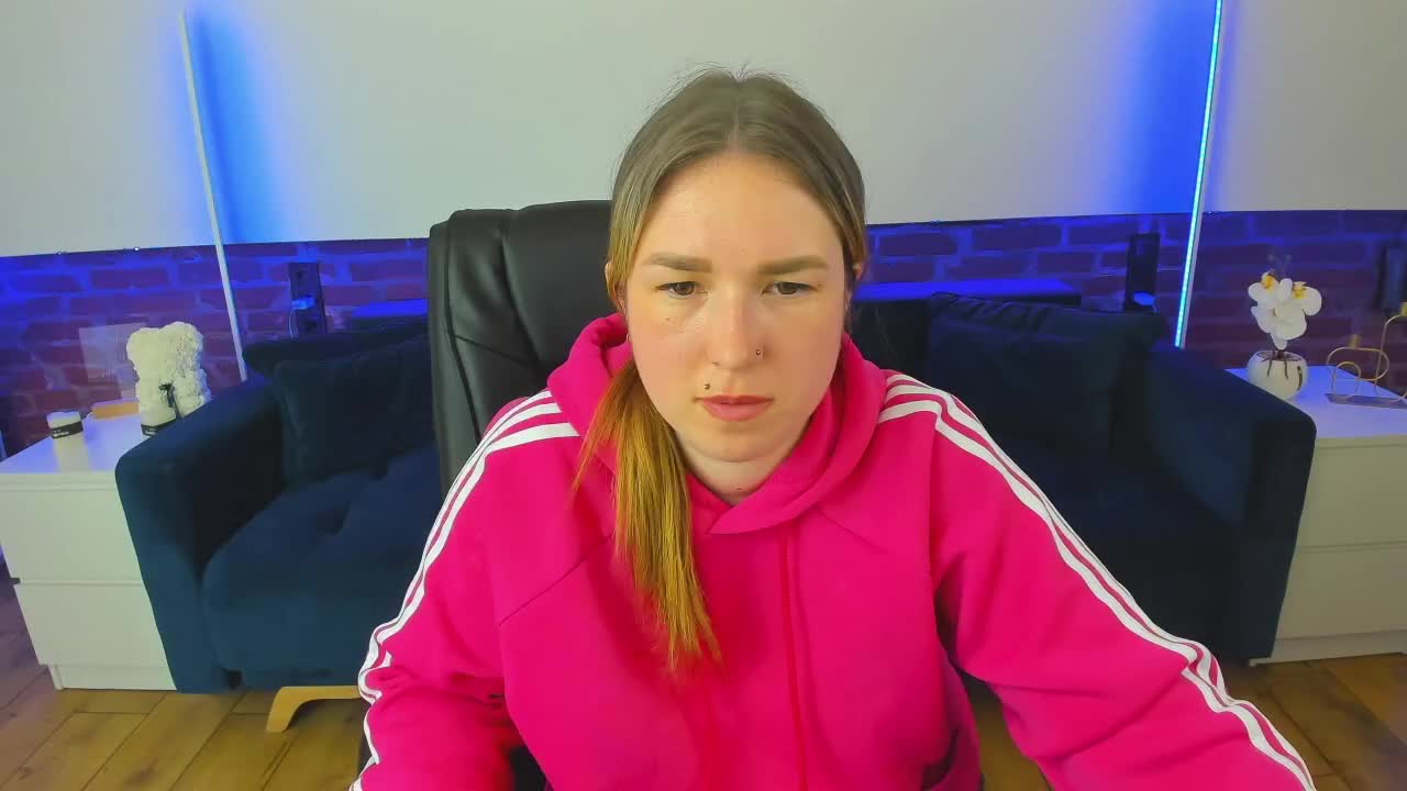 SofiiDarling Adult Chat March 18, 2026