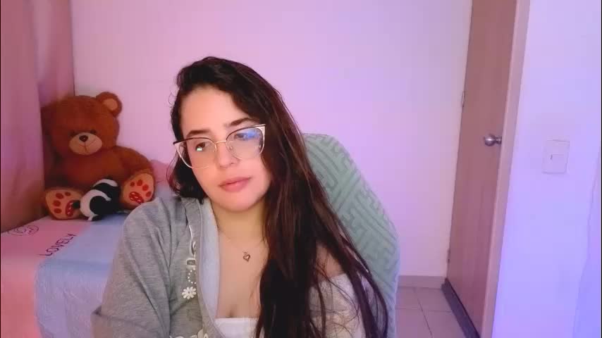 alicia_hotxx Adult Chat March 18, 2026