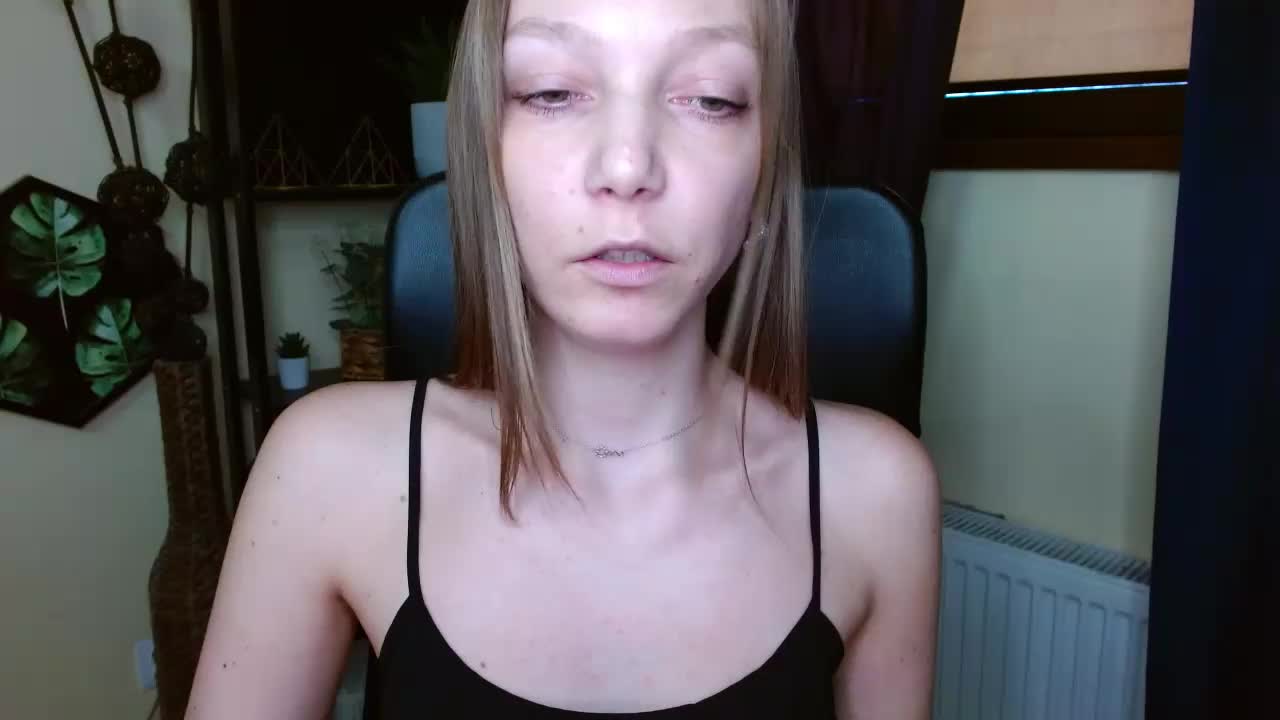 EmillyExtasy Adult Chat March 18, 2026